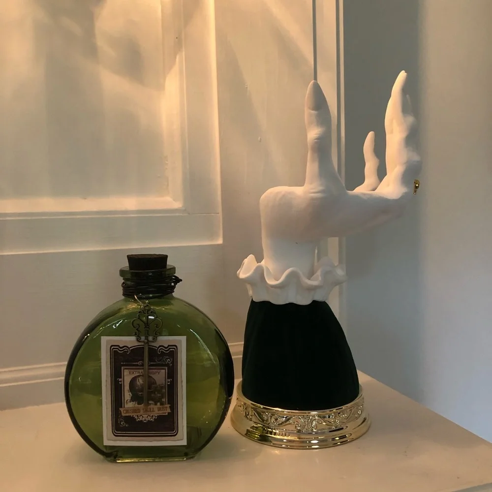 RETIRED BATH & BODYWORKS 2022 WITCHES PEDESTAL SINGLE CANDLEHOLDER - Picture 3 of 8